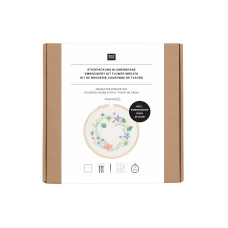 Rico Design Stickset Blumenkranz Ø 10 cm Rico Design Stickset Blumenkranz Ø 10 cm