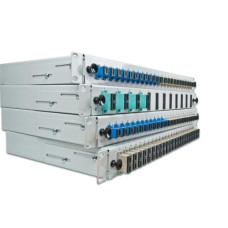 Lightwin 19 Verteiler Set Box mit 24xE2000/APC Kupplungen SM Lightwin 19 Verteiler Set Box mit 24xE2000/APC Kupplungen SM